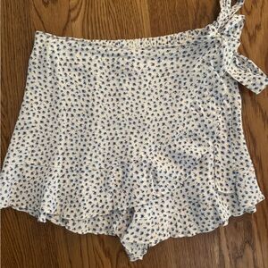 Forever 21 Blue and White Floral Mini Skort